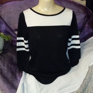 5 for 25 Black &whites sleeve Arizona jeans tee